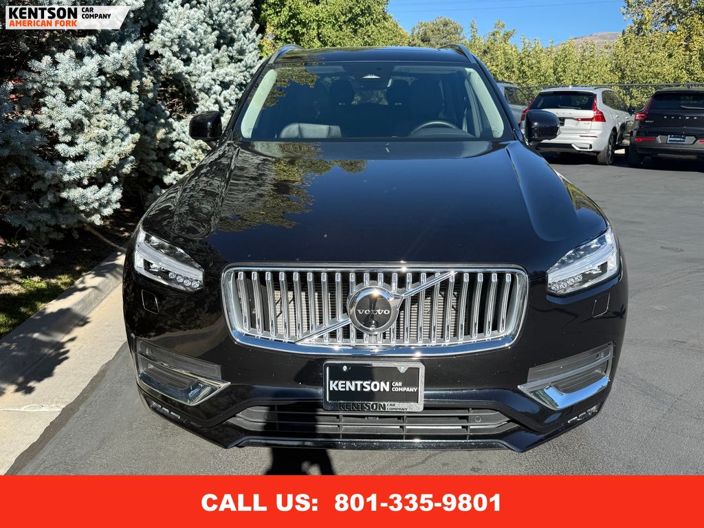 2025 Volvo XC90 Plus photo 2