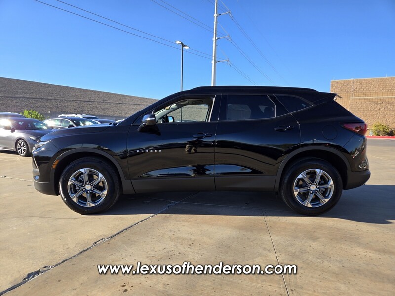 2023 Chevrolet Blazer 3LT photo 2