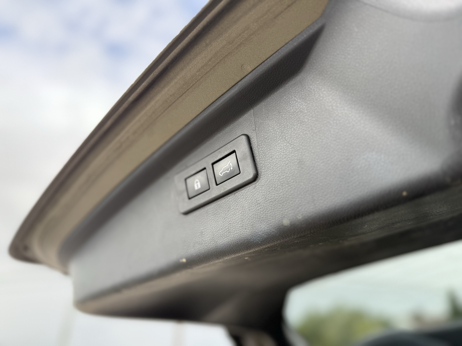 2020 Subaru Outback Premium photo 19