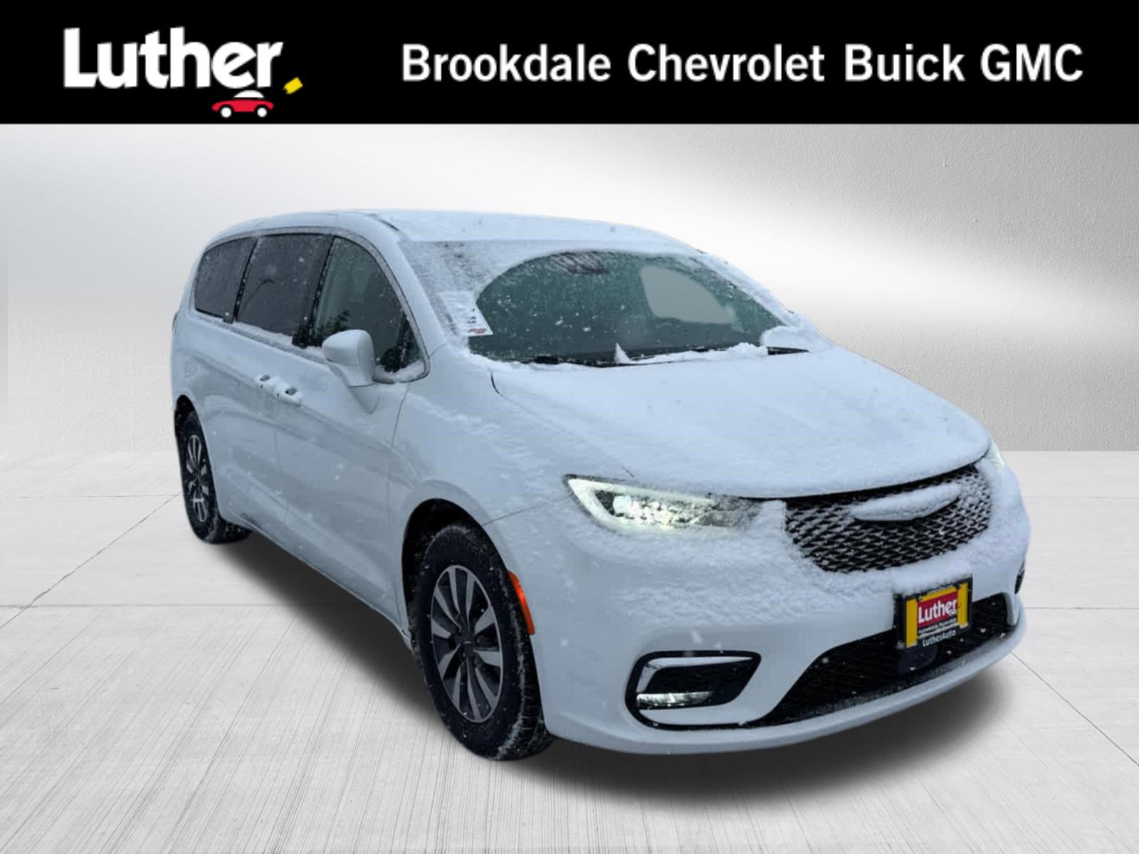 2022 Chrysler Pacifica Hybrid Touring L's photo