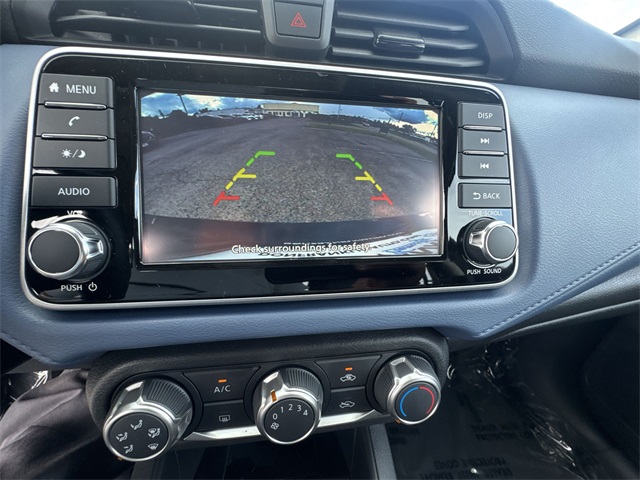 2025 Nissan Versa 1.6 SV photo 17