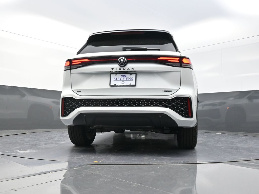 2025 Volkswagen Tiguan SE R-Line Black photo 21