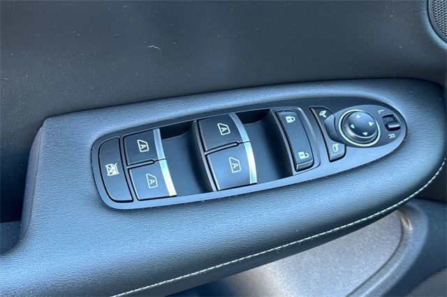 2022 Infiniti QX50 Luxe photo 12