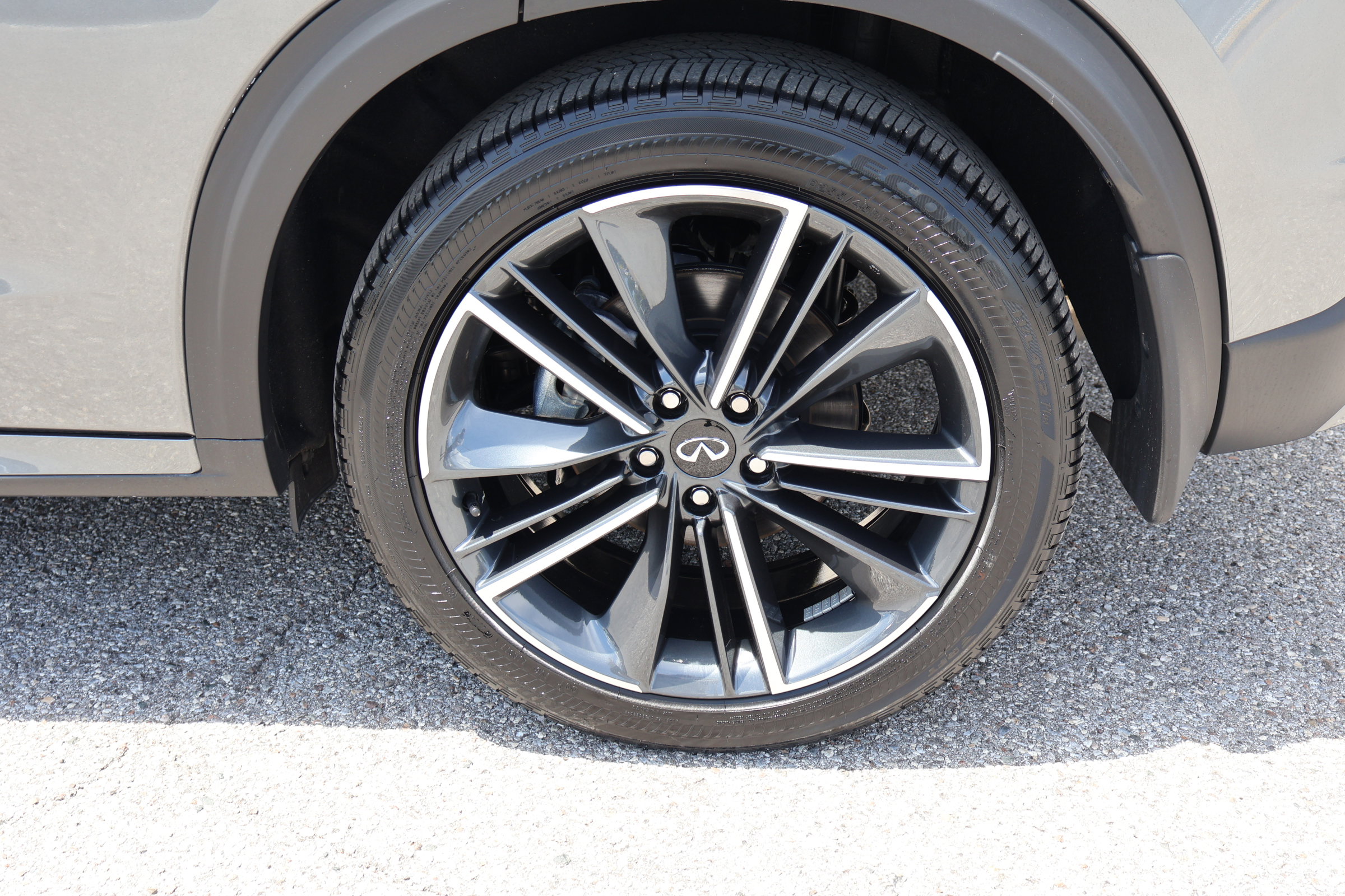 2025 Infiniti QX55 Essential photo 13