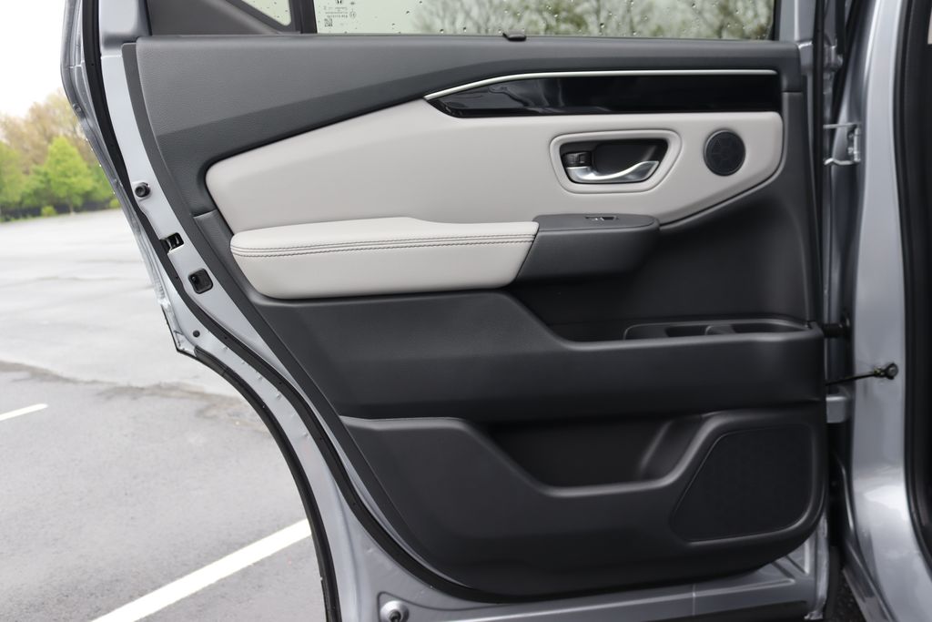 2025 Honda Pilot EX-L photo 11