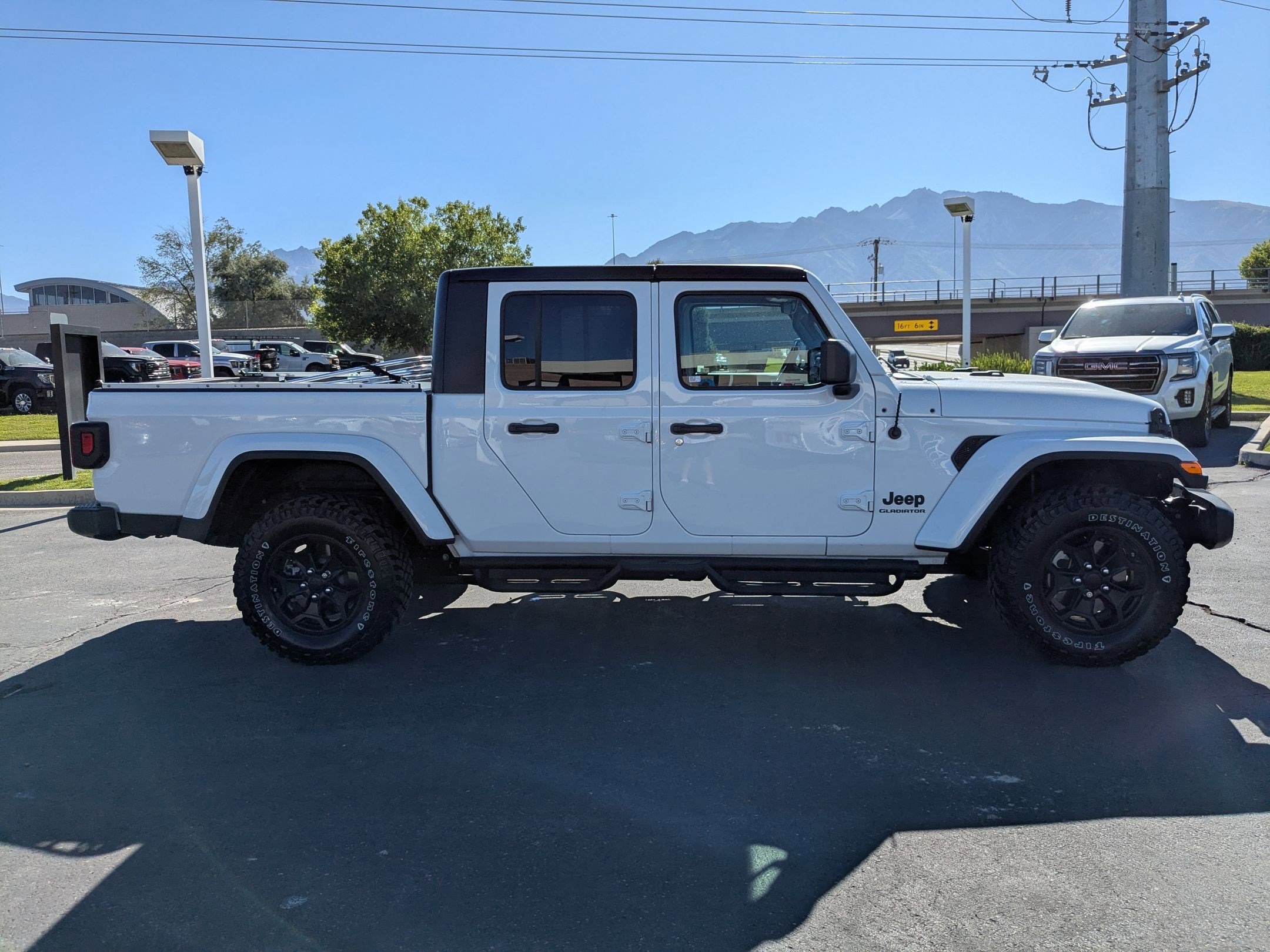 2022 Jeep Gladiator Willys photo 6
