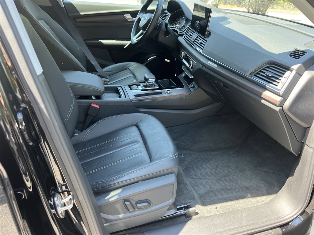 2021 Audi Q5 45 Premium photo 10