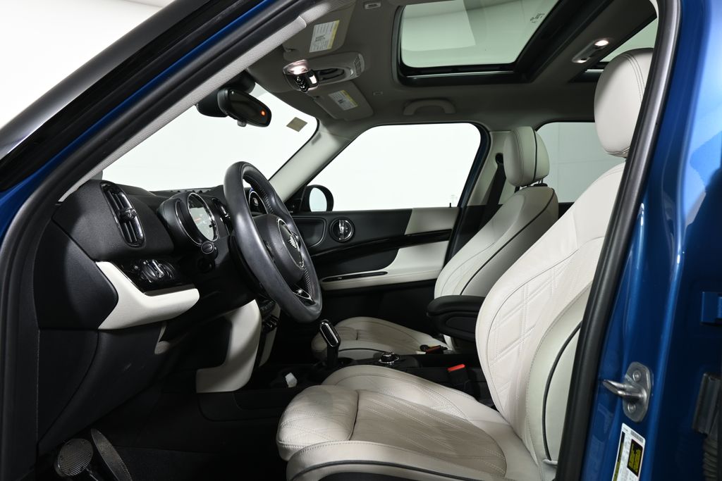 2020 Mini Cooper S Iconic photo 3