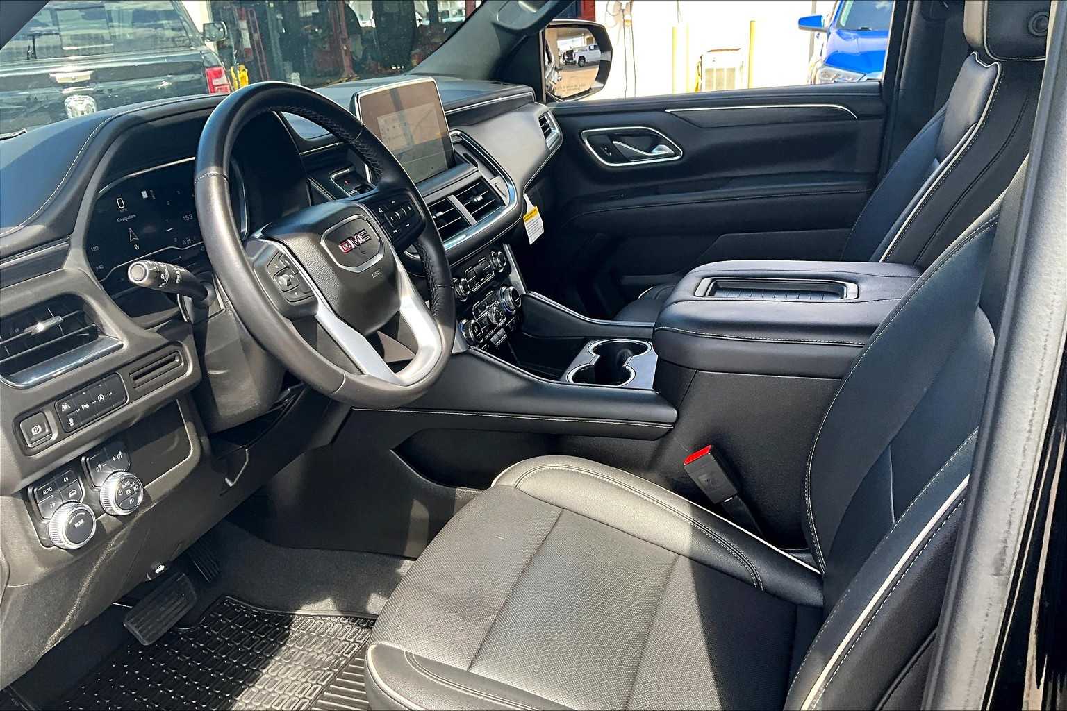 2023 Gmc Yukon SLT photo 16