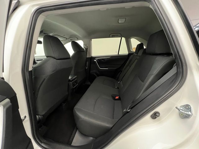 2024 Toyota RAV4 LE photo 32
