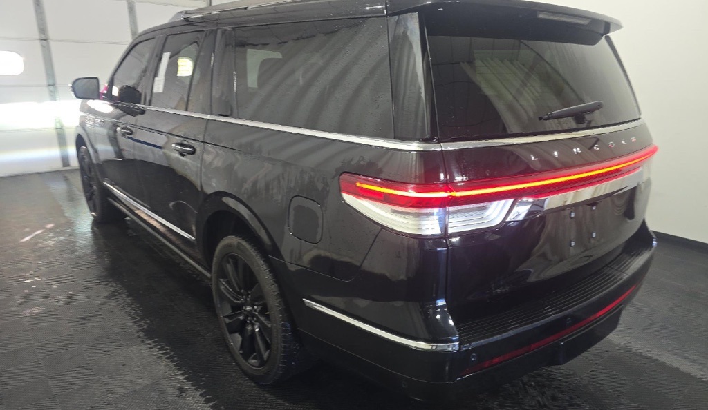 2022 Lincoln Navigator L Reserve photo 4