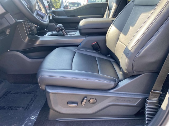 2025 Ford F-150 Lariat photo 14