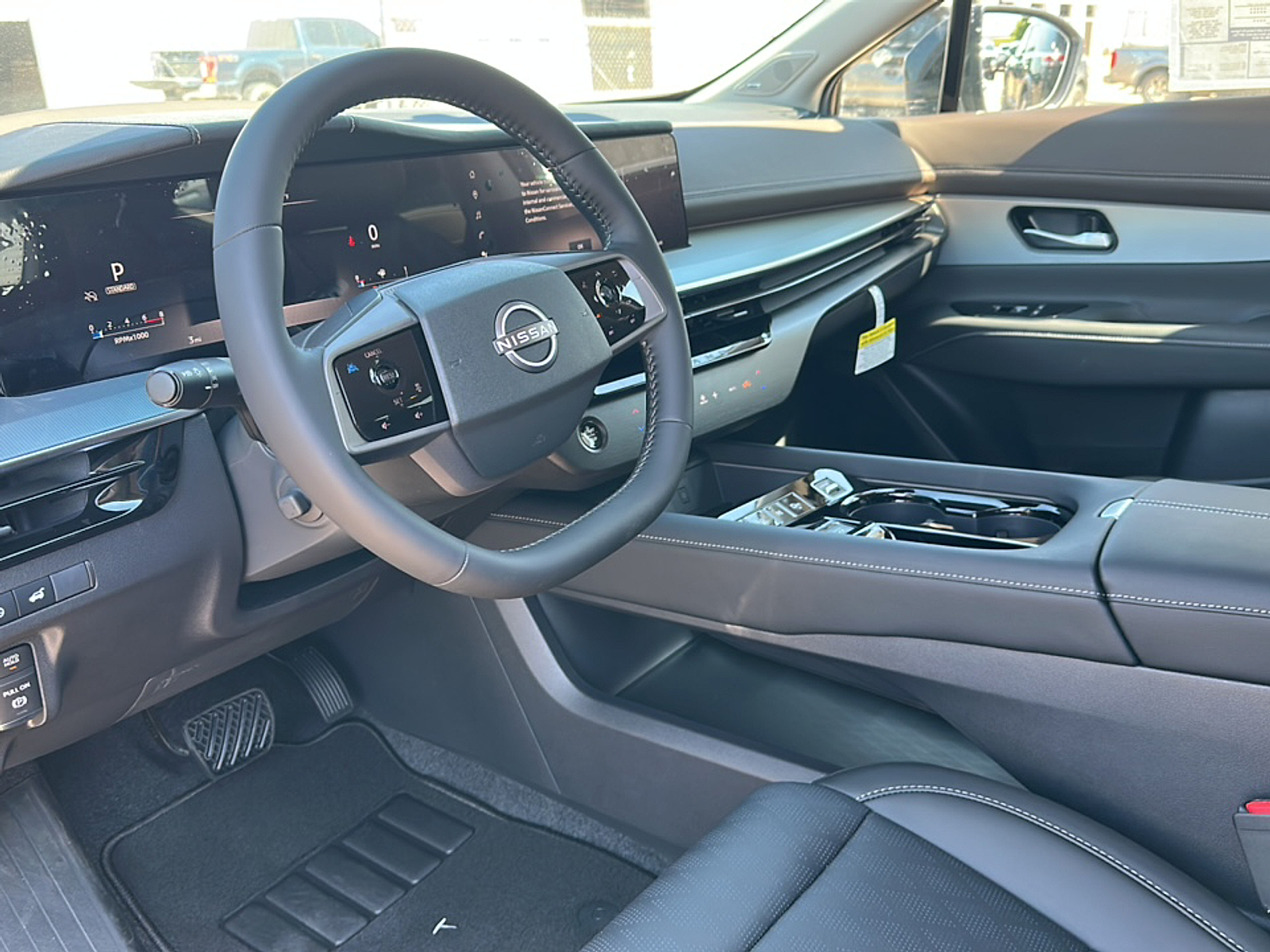 2025 Nissan Murano Platinum photo 2