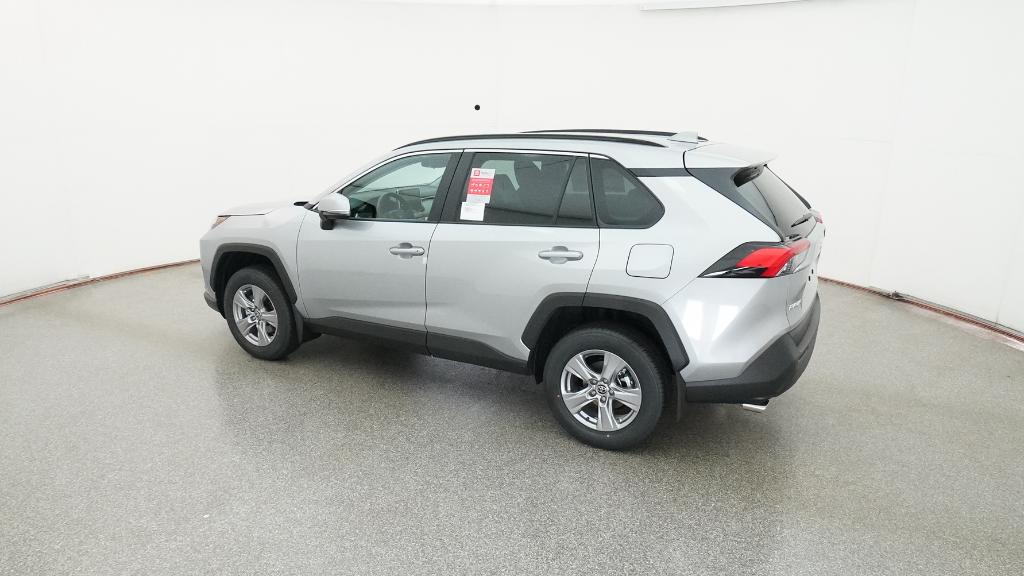 2025 Toyota RAV4 XLE photo 11