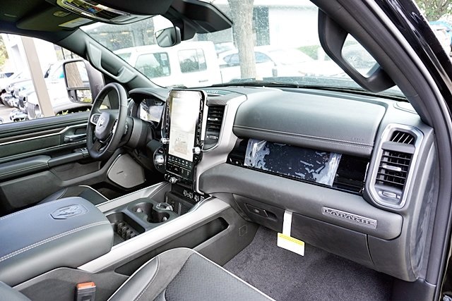 New 2026 Diamond Black Crystal Pearl-Coat Exterior Paint RAM Laramie image 12