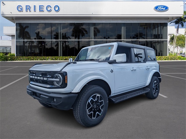 2025 Ford Bronco Outer Banks photo 4