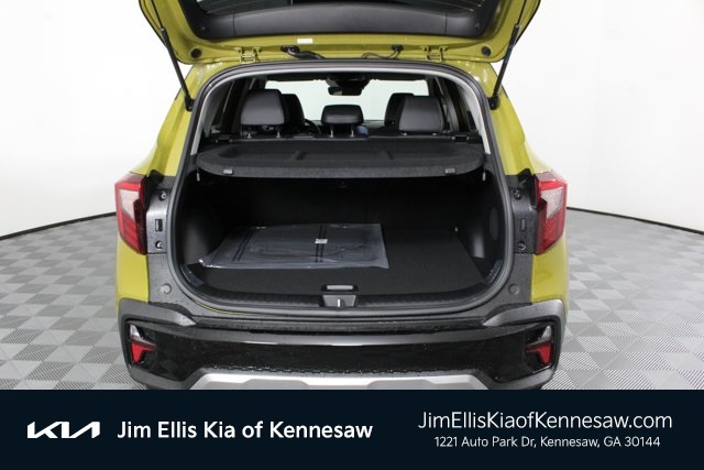 2024 Kia Seltos SX photo 3