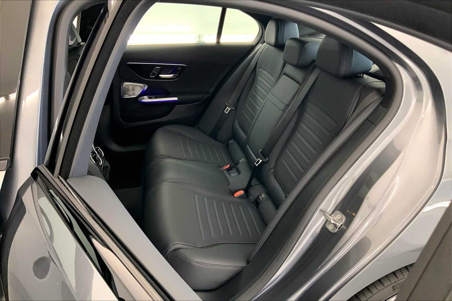 2025 Mercedes Benz C 300 4MATIC photo 12