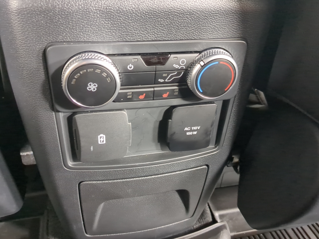2023 Ford Explorer ST photo 25