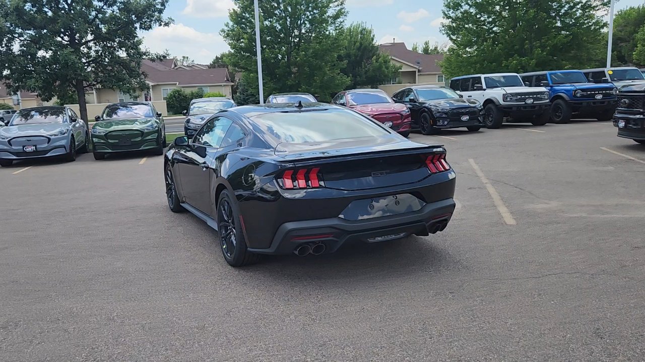 2025 Ford Mustang GT Premium photo 3
