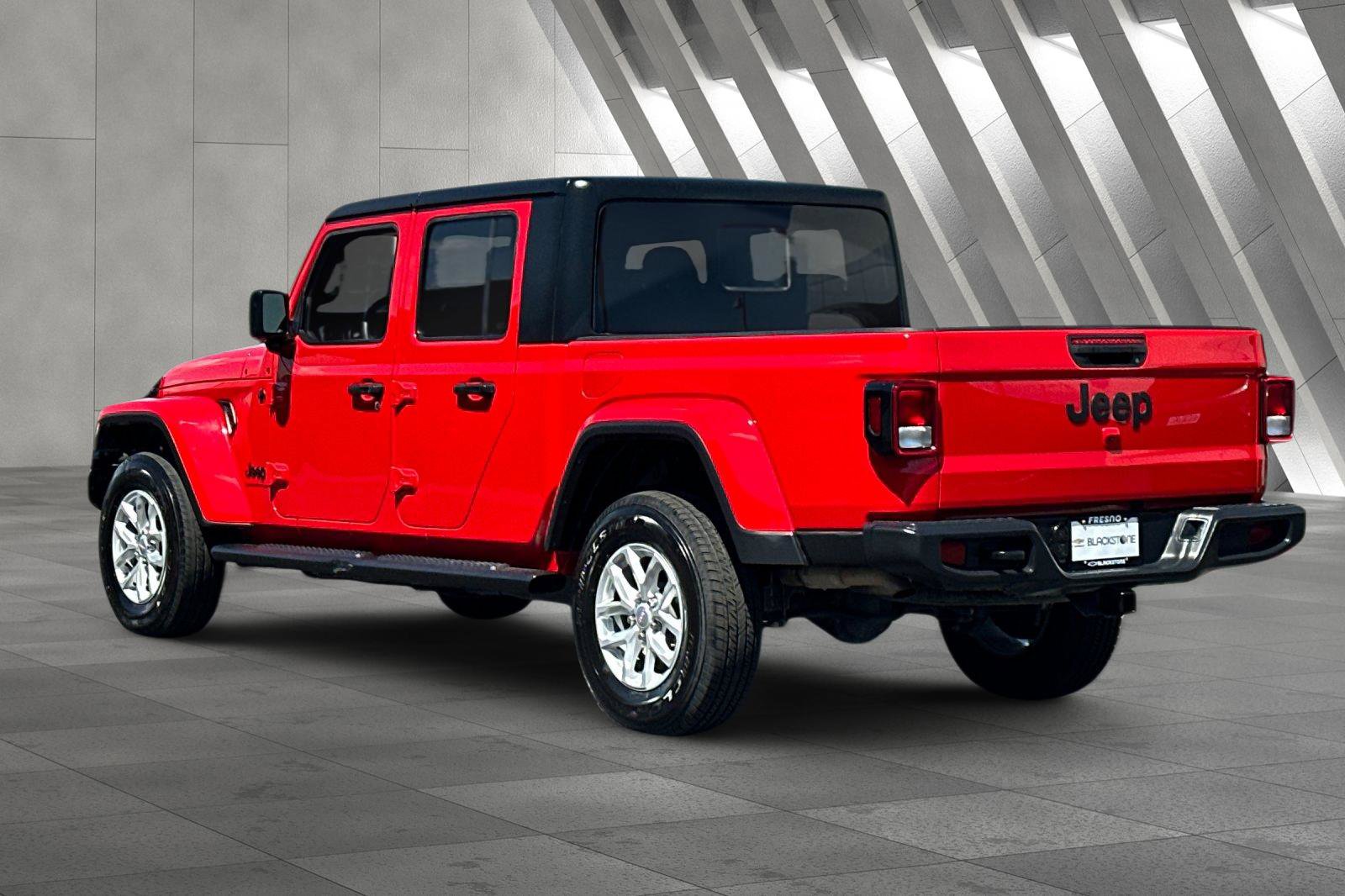2023 Jeep Gladiator Sport S photo 5