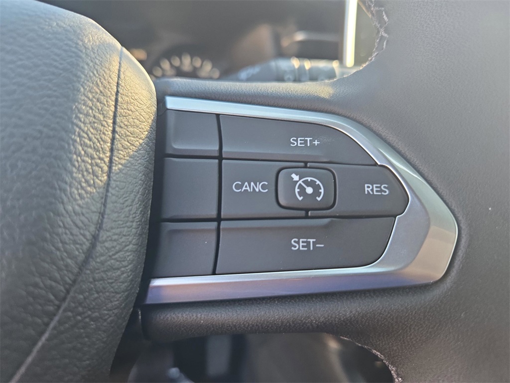 2025 Jeep Compass Latitude photo 17