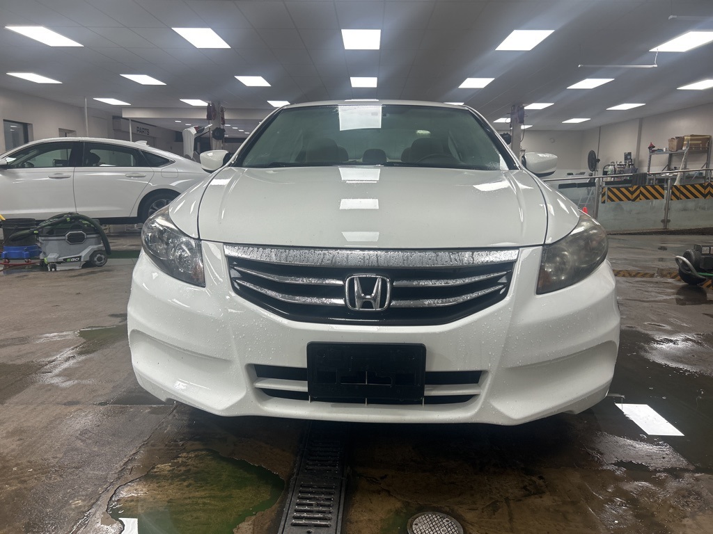 2011 Honda Accord LX photo 2