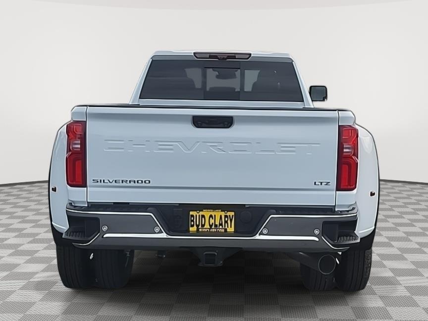 2025 Chevrolet Silverado 3500HD LTZ photo 4