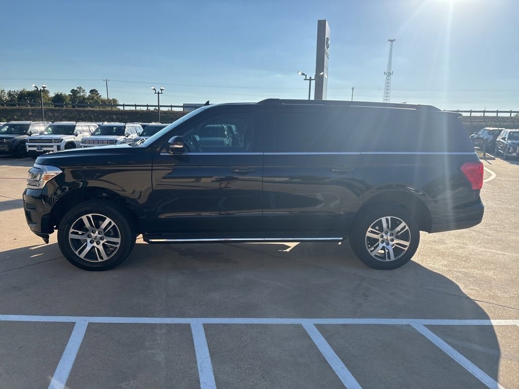 2022 Ford Expedition MAX XLT photo 2