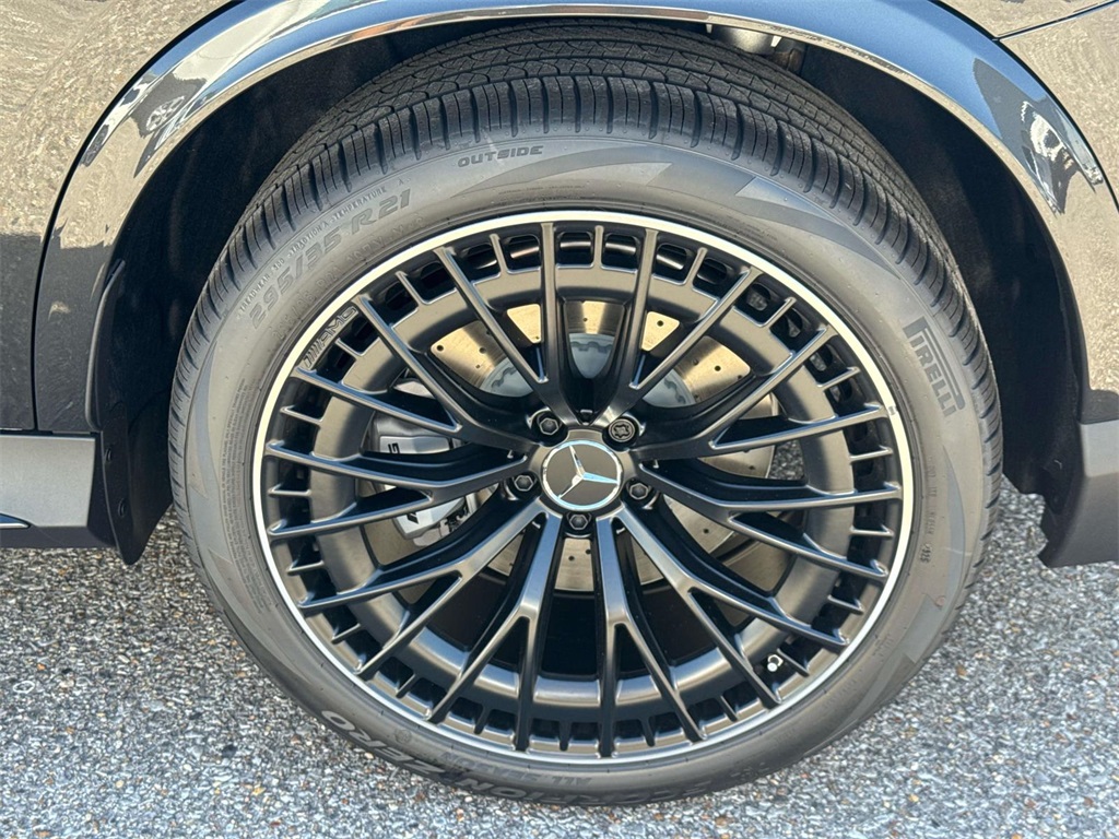 2026 Mercedes Benz GLC 43 AMG 4MATIC photo 3