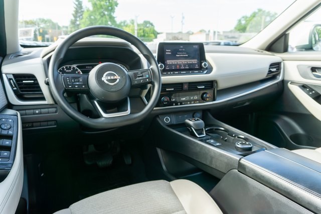 2022 Nissan Rogue SV photo 6