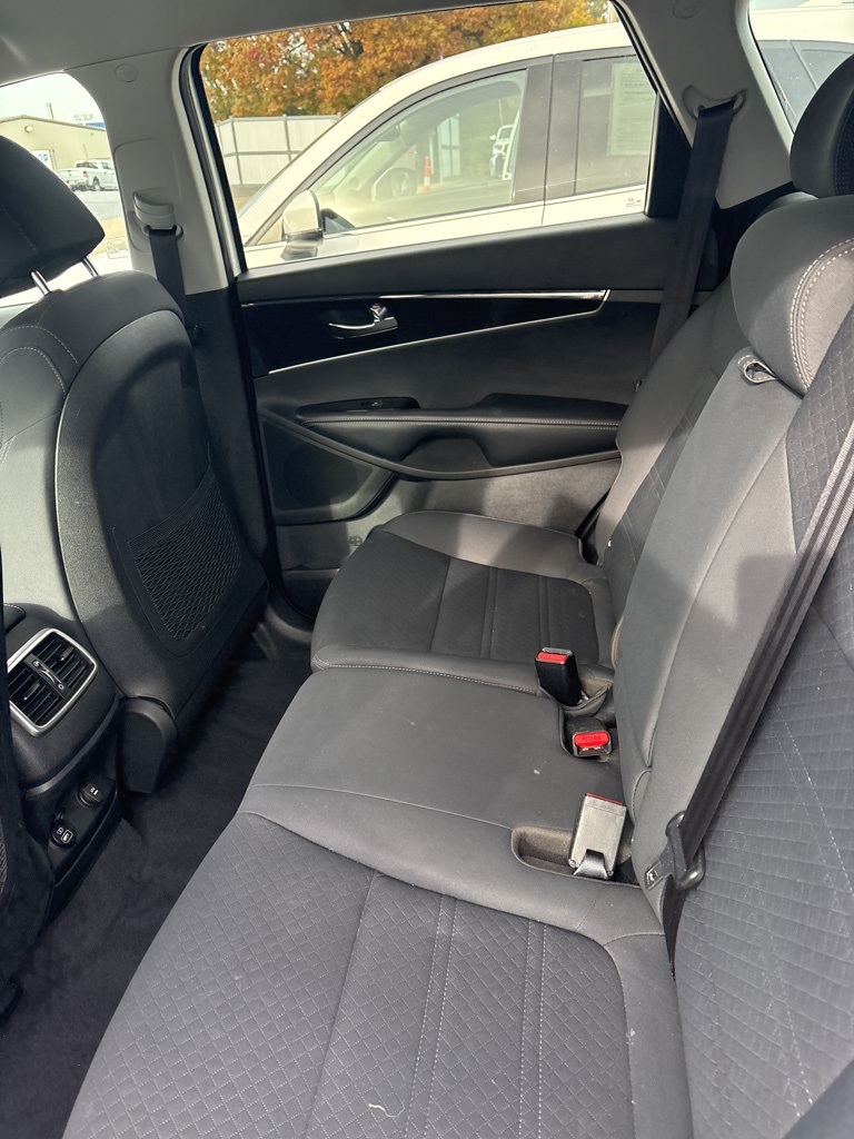 2020 Kia Sorento LX S photo 3