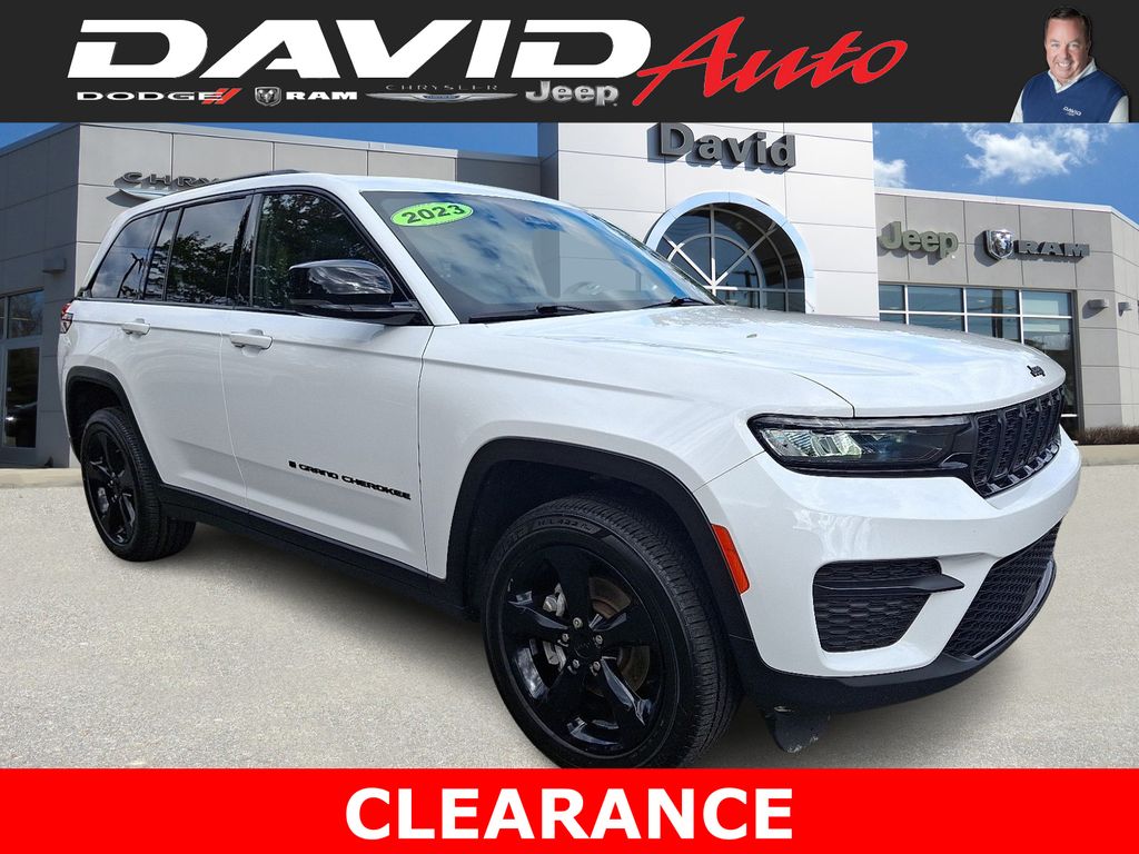 2023 Jeep Grand Cherokee Altitude's photo