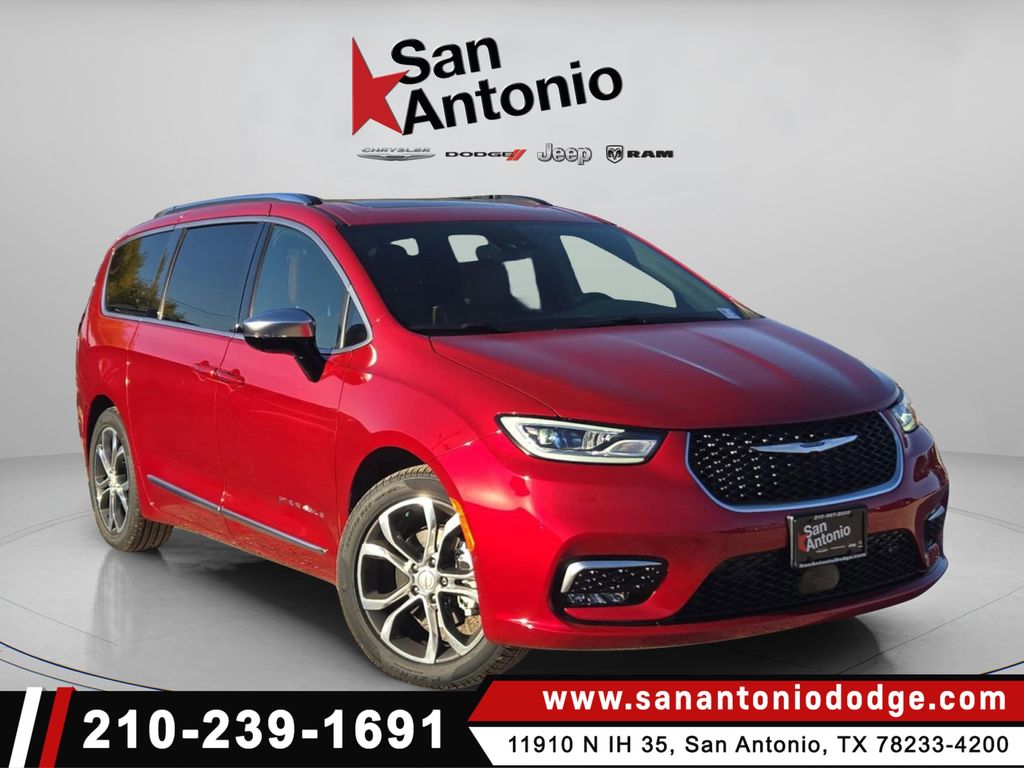 2026 Chrysler Pacifica Pinnacle's photo