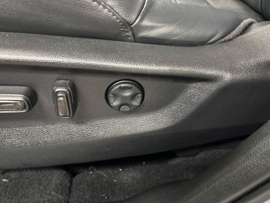 2022 Honda CR-V Touring photo 21
