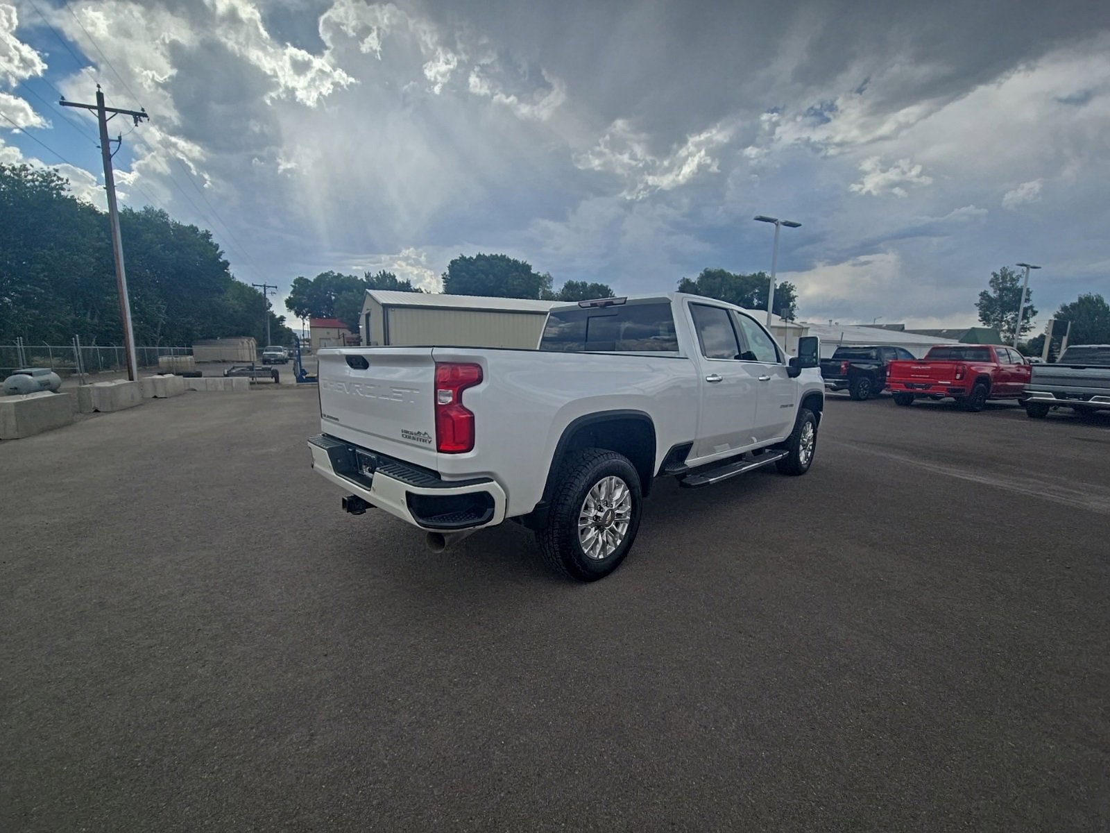 2022 Chevrolet Silverado 2500HD High Country photo 2