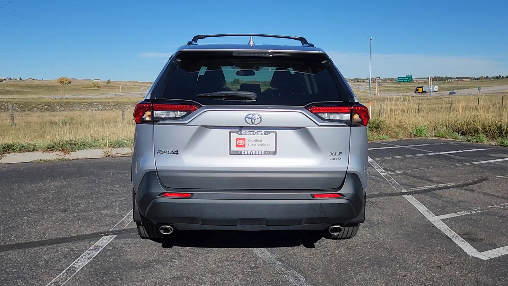 2023 Toyota RAV4 XLE Premium photo 19