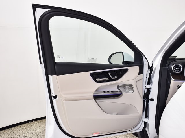 2026 Mercedes Benz GLC 300 photo 13