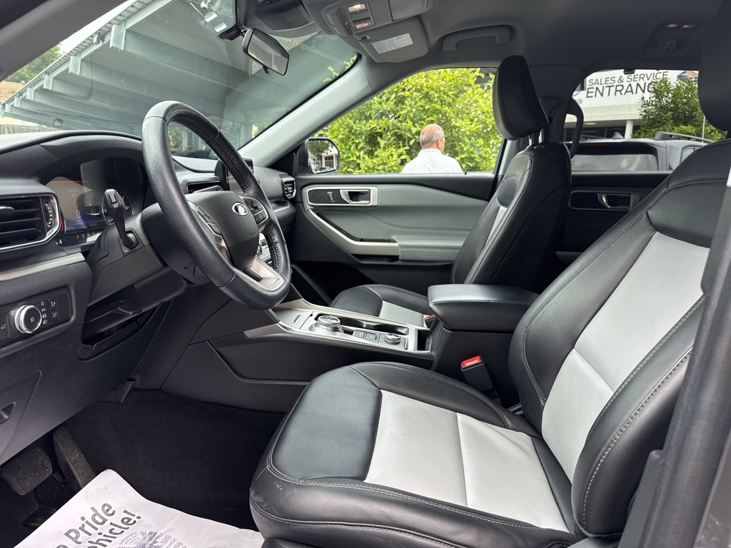 2022 Ford Explorer XLT photo 14