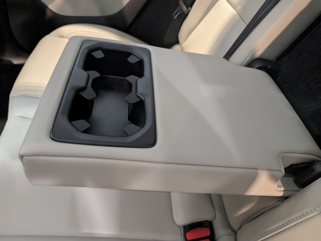 2026 Volvo XC40 photo 23