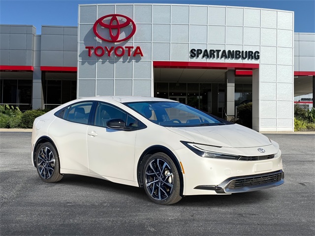 2025 Toyota Prius XSE's photo