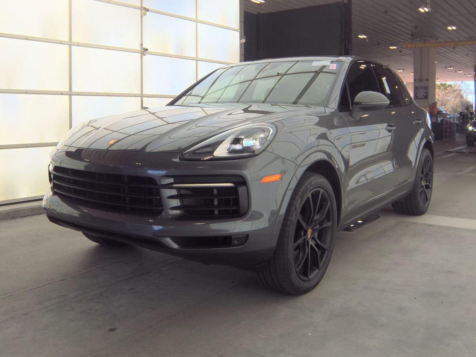 2020 Porsche Cayenne S's photo