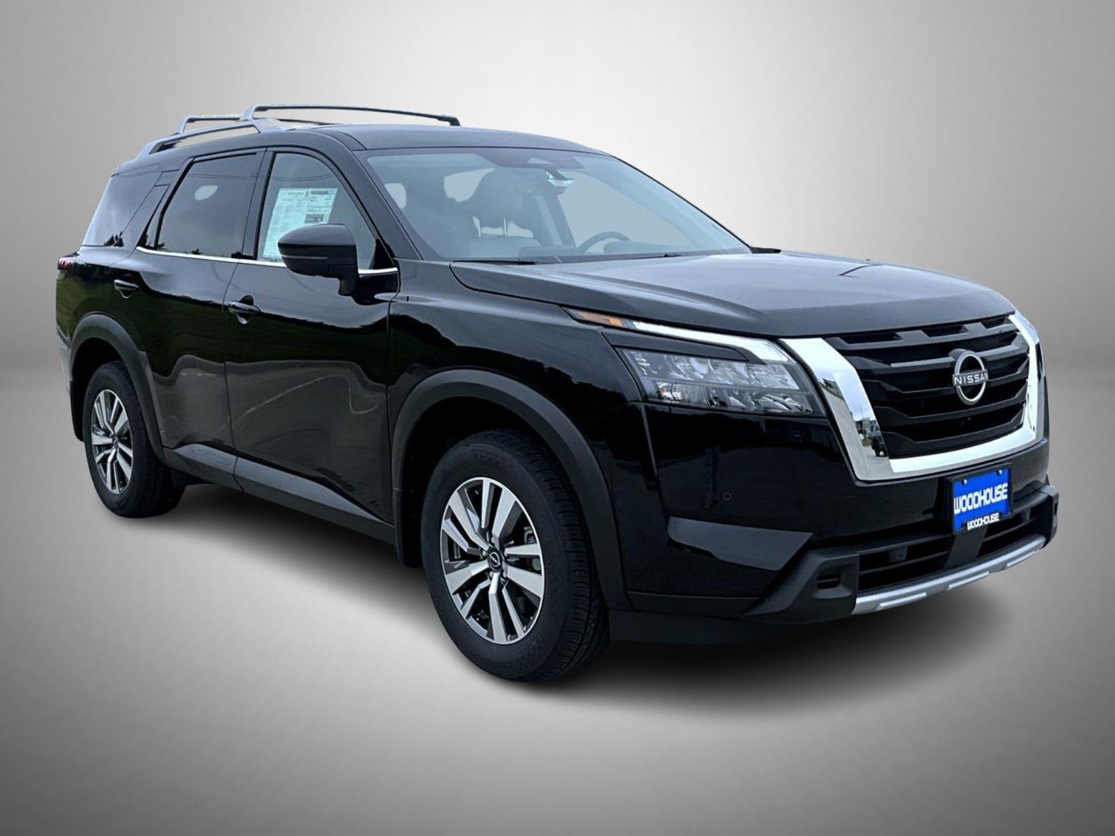 2025 Nissan Pathfinder SL photo 3