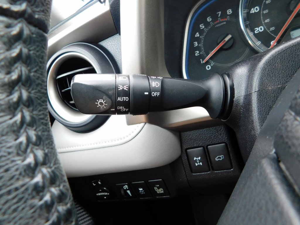 2015 Toyota RAV4 Limited photo 26