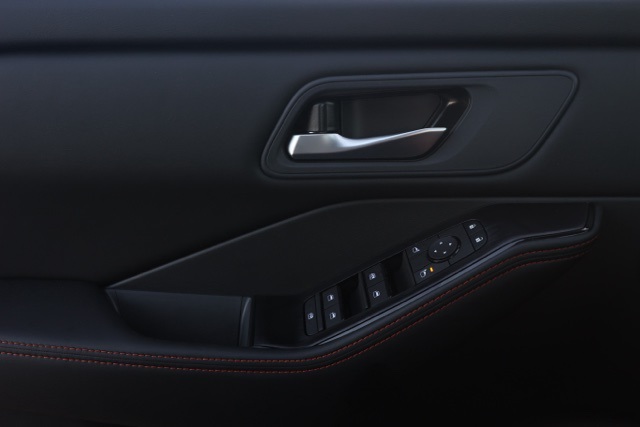 2026 Nissan Rogue SV photo 23