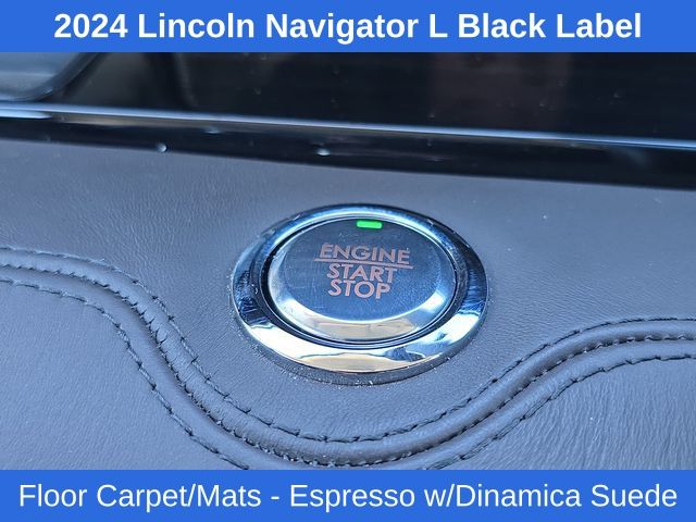 2024 Lincoln Navigator Black Label photo 28