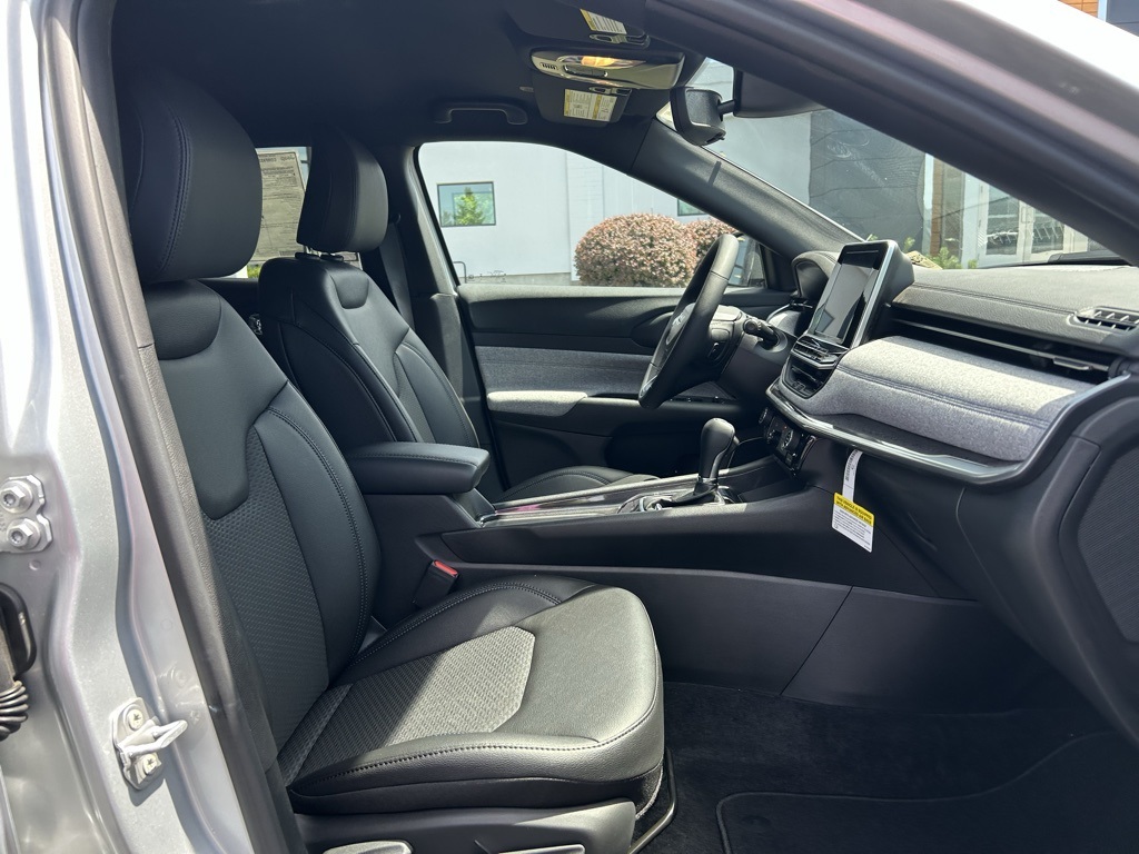2025 Jeep Compass Latitude photo 26