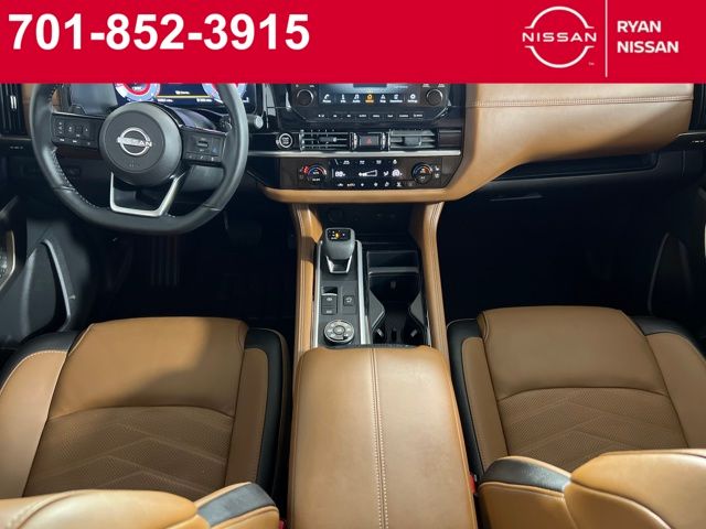 2024 Nissan Pathfinder Platinum photo 3