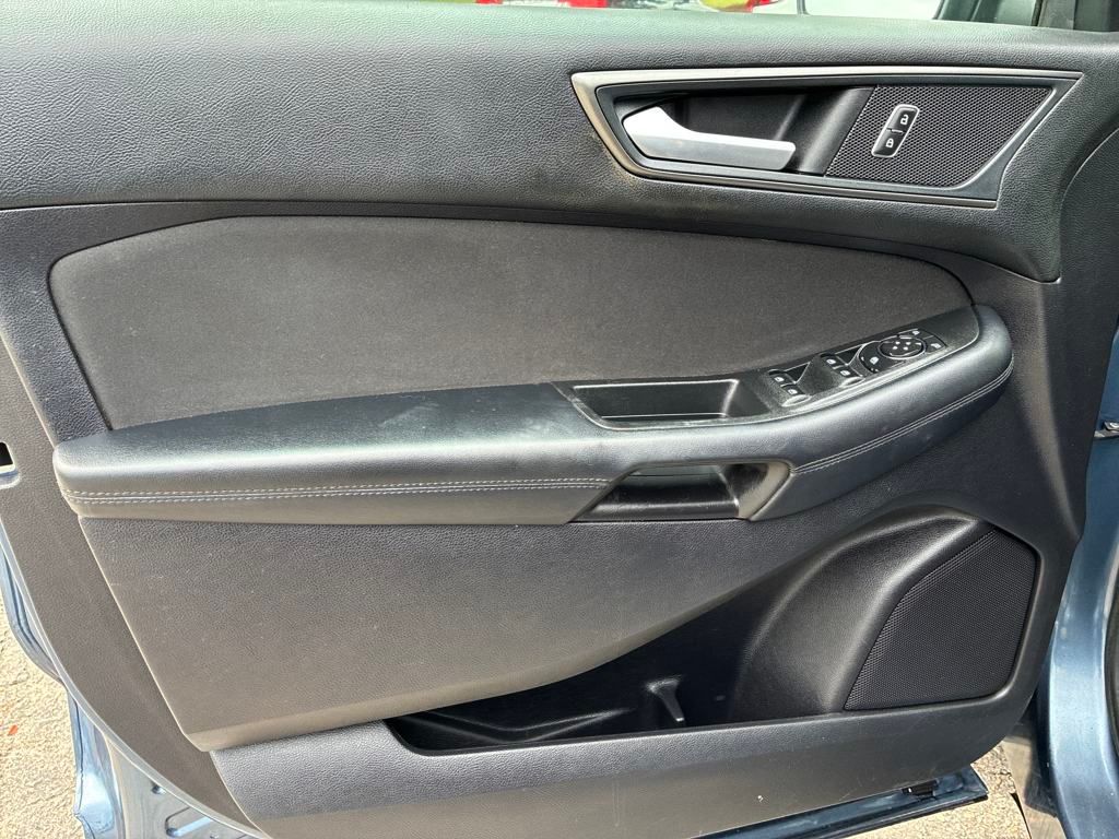 2018 Ford Edge SE photo 9
