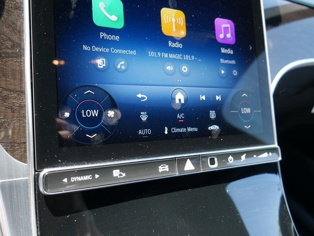 2025 Mercedes Benz GLC 300 photo 11